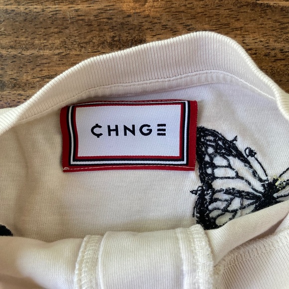 CHNGE Love Peace Cropped Henley sz Small White Longe Sleeve Embroidered - Picture 5 of 11
